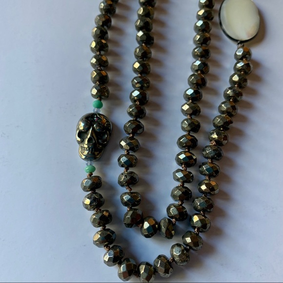 Necklace pyrite skull and mother of pearl